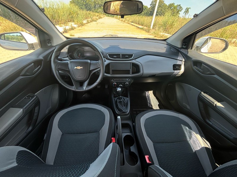 CHEVROLET ONIX 1.0 LT /2015 RT 811 VEÍCULOS ARROIO DO MEIO / Carros no Vale