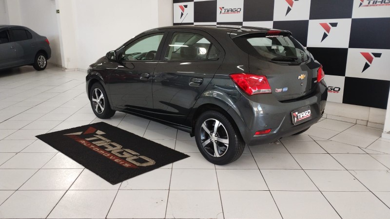 CHEVROLET ONIX HATCH LTZ 1.4 8V FLEXPOWER 5P MEC. 2018/2018 TIAGO AUTOMÓVEIS VENÂNCIO AIRES / Carros no Vale