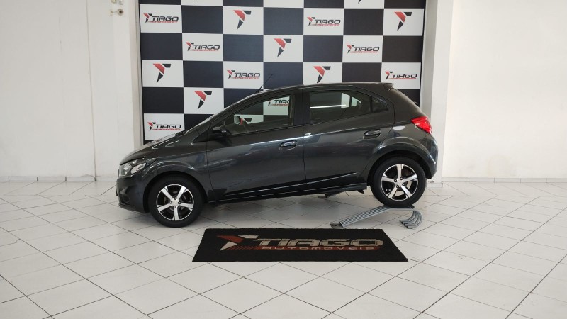 CHEVROLET ONIX HATCH LTZ 1.4 8V FLEXPOWER 5P MEC. 2018/2018 TIAGO AUTOMÓVEIS VENÂNCIO AIRES / Carros no Vale