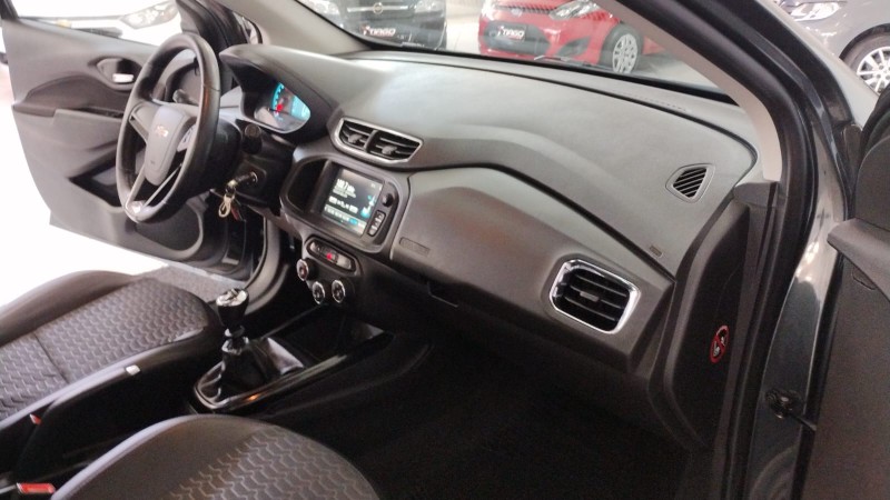CHEVROLET ONIX HATCH LTZ 1.4 8V FLEXPOWER 5P MEC. 2018/2018 TIAGO AUTOMÓVEIS VENÂNCIO AIRES / Carros no Vale