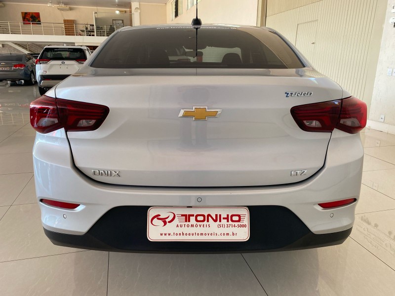 CHEVROLET ONIX PLUS 1.0 TURBO FLEX LTZ AUTOMÁTICO 2022/2022 TONHO AUTOMÓVEIS LAJEADO / Carros no Vale