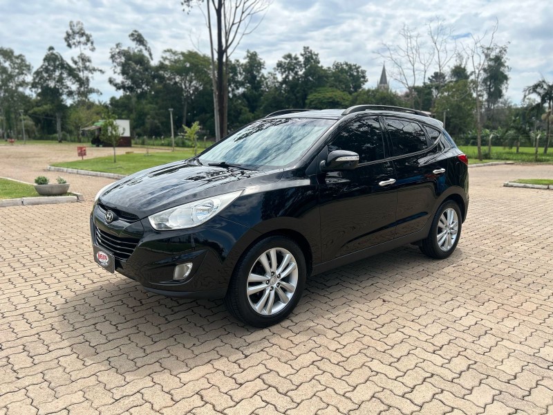 HYUNDAI IX 35 IX35 2.0 16V FLEX 4P AUTOMÁTICO /2011 NEURI VEÍCULOS LAJEADO / Carros no Vale