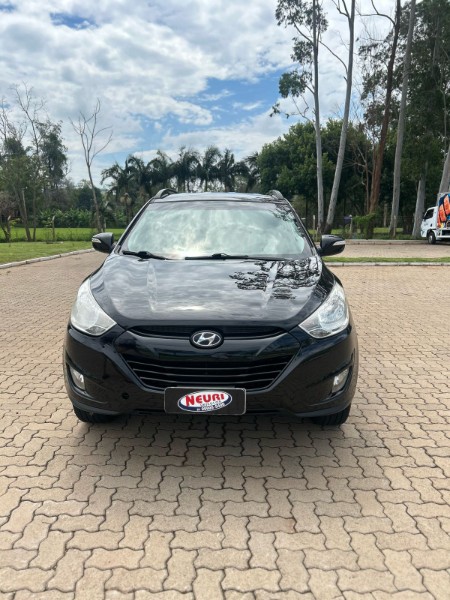 HYUNDAI IX 35 IX35 2.0 16V FLEX 4P AUTOMÁTICO /2011 NEURI VEÍCULOS LAJEADO / Carros no Vale