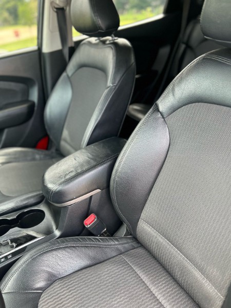 HYUNDAI IX 35 IX35 2.0 16V FLEX 4P AUTOMÁTICO /2011 NEURI VEÍCULOS LAJEADO / Carros no Vale
