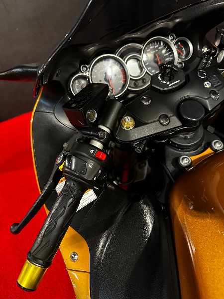 SUZUKI MOTOS GSX 1300 R HAYABUSA /2011 EXCLUSIVO VEÍCULOS SANTA CRUZ DO SUL / Carros no Vale