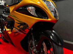 SUZUKI MOTOS GSX 1300 R HAYABUSA /2011 EXCLUSIVO VEÍCULOS SANTA CRUZ DO SUL / Carros no Vale