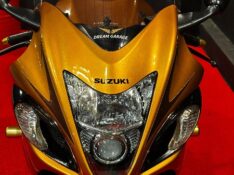 SUZUKI MOTOS GSX 1300 R HAYABUSA /2011 EXCLUSIVO VEÍCULOS SANTA CRUZ DO SUL / Carros no Vale