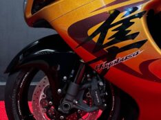 SUZUKI MOTOS GSX 1300 R HAYABUSA /2011 EXCLUSIVO VEÍCULOS SANTA CRUZ DO SUL / Carros no Vale