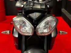 TRIUMPH STREET TRIPLE 675 /2015 EXCLUSIVO VEÍCULOS SANTA CRUZ DO SUL / Carros no Vale