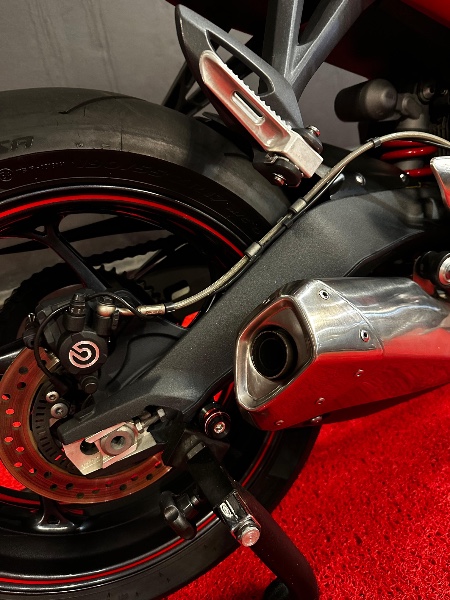 TRIUMPH STREET TRIPLE 675 /2015 EXCLUSIVO VEÍCULOS SANTA CRUZ DO SUL / Carros no Vale
