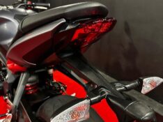 TRIUMPH STREET TRIPLE 675 /2015 EXCLUSIVO VEÍCULOS SANTA CRUZ DO SUL / Carros no Vale