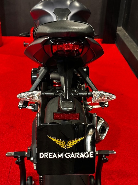TRIUMPH STREET TRIPLE 675 /2015 EXCLUSIVO VEÍCULOS SANTA CRUZ DO SUL / Carros no Vale