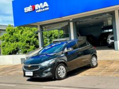 CHEVROLET ONIX LT 1.4 8V 2016/2017 SÉTIMA VEÍCULOS GUAPORÉ / Carros no Vale