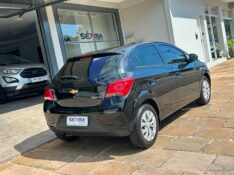 CHEVROLET ONIX LT 1.4 8V 2016/2017 SÉTIMA VEÍCULOS GUAPORÉ / Carros no Vale