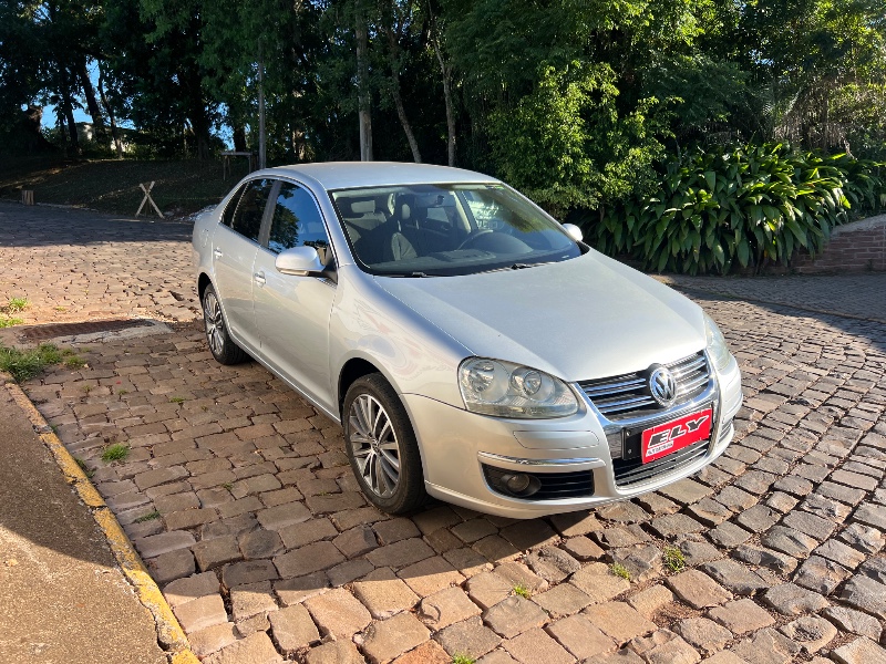 VOLKSWAGEN JETTA 2.5 I 20V 150CV GASOLINA 4P TIPTRONIC 2008/2008 ELY AUTOMÓVEIS LAJEADO / Carros no Vale