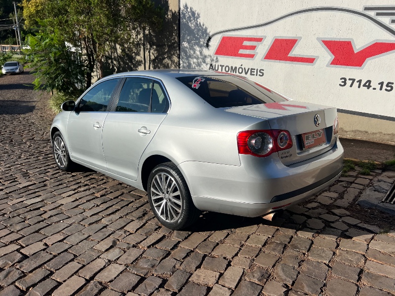 VOLKSWAGEN JETTA 2.5 I 20V 150CV GASOLINA 4P TIPTRONIC 2008/2008 ELY AUTOMÓVEIS LAJEADO / Carros no Vale