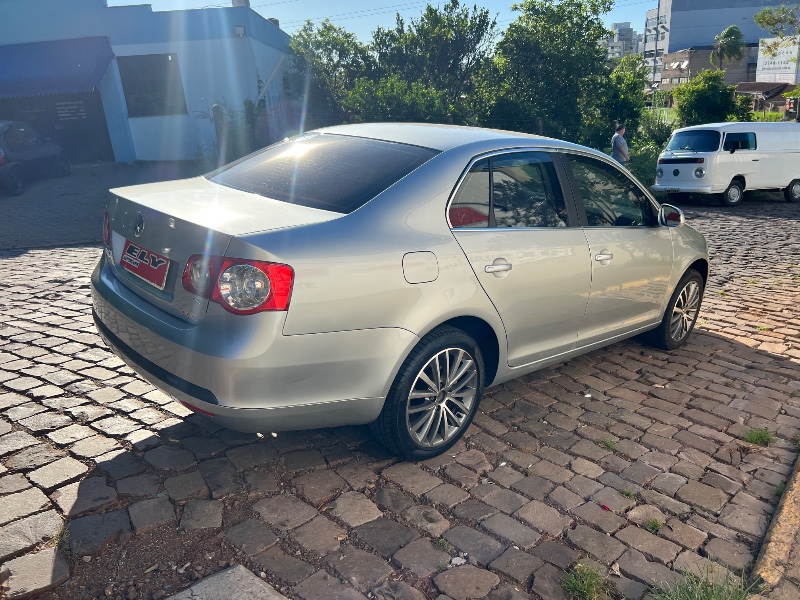 VOLKSWAGEN JETTA 2.5 I 20V 150CV GASOLINA 4P TIPTRONIC 2008/2008 ELY AUTOMÓVEIS LAJEADO / Carros no Vale