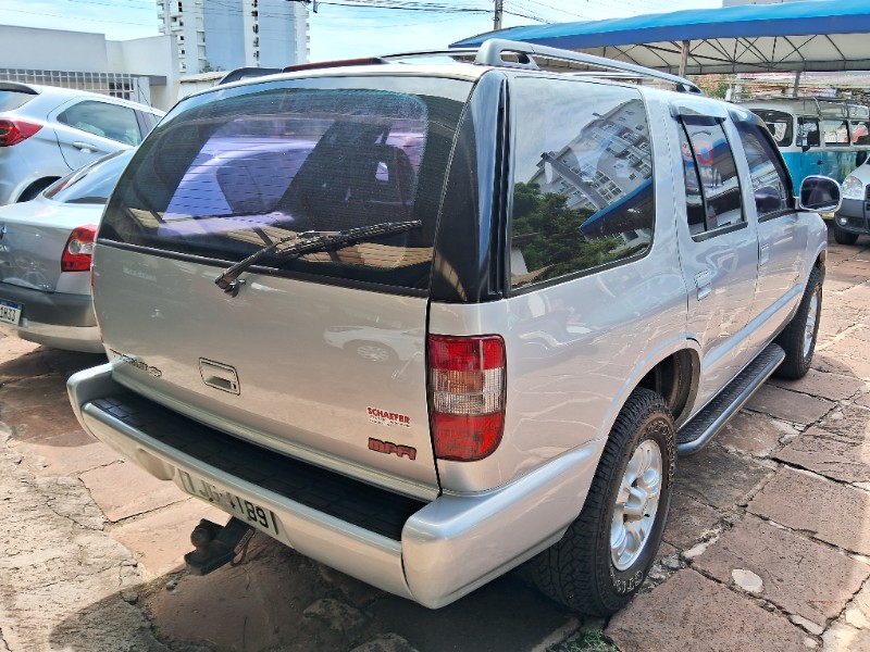 CHEVROLET BLAZER DLX 2.2 2000/2000 SCHAEFER AUTOMÓVEIS TEUTÔNIA / Carros no Vale