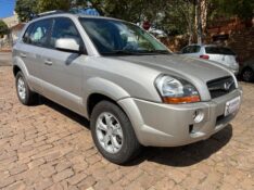 HYUNDAI TUCSON GLS 2.0 16V AUT. 2009/2010 COMPLETO VEÍCULOS GUAPORÉ / Carros no Vale