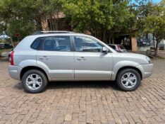 HYUNDAI TUCSON GLS 2.0 16V AUT. 2009/2010 COMPLETO VEÍCULOS GUAPORÉ / Carros no Vale