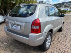 HYUNDAI TUCSON GLS 2.0 16V AUT. 2009/2010 COMPLETO VEÍCULOS GUAPORÉ / Carros no Vale