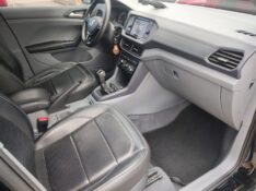 VOLKSWAGEN T-CROSS 1.0 200 TSI /2020 CHIMA VEÍCULOS VENÂNCIO AIRES / Carros no Vale
