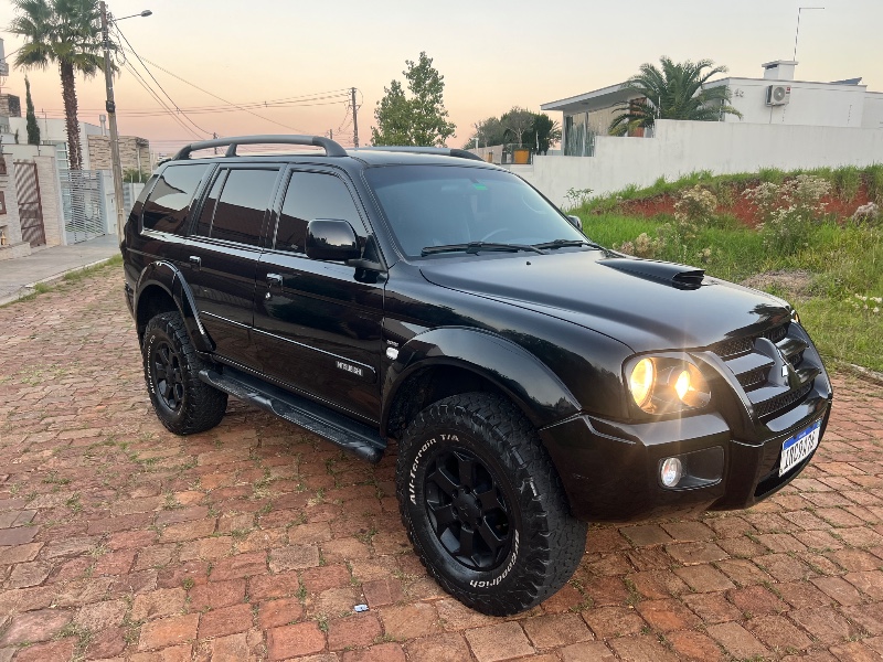 MITSUBISHI PAJERO SPORT PAJERO SPORT HPE 2.5 4X4 DIESEL AUT. 2010/2010 ELY AUTOMÓVEIS LAJEADO / Carros no Vale