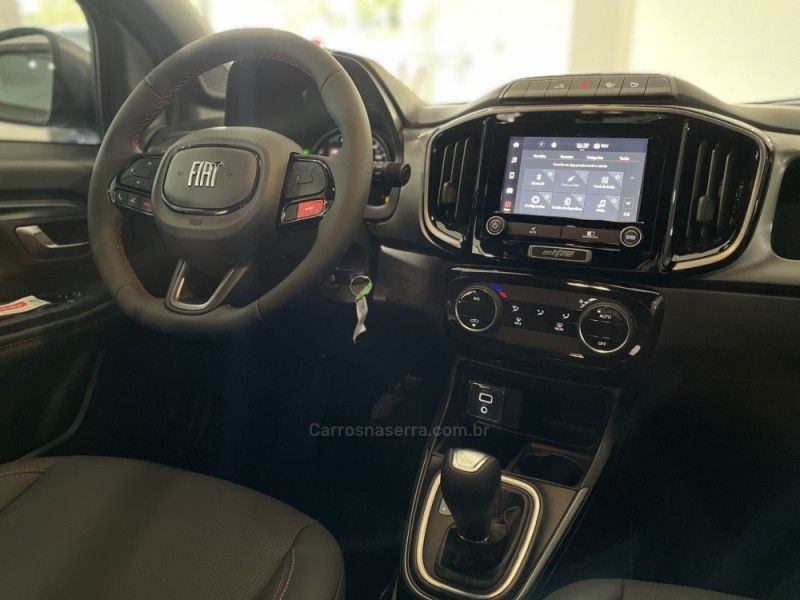 FIAT STRADA 1.0 ULTRA CD 12V TURBO 2024/2025 LUIGGI AUTOMÓVEIS CARLOS BARBOSA / Carros no Vale
