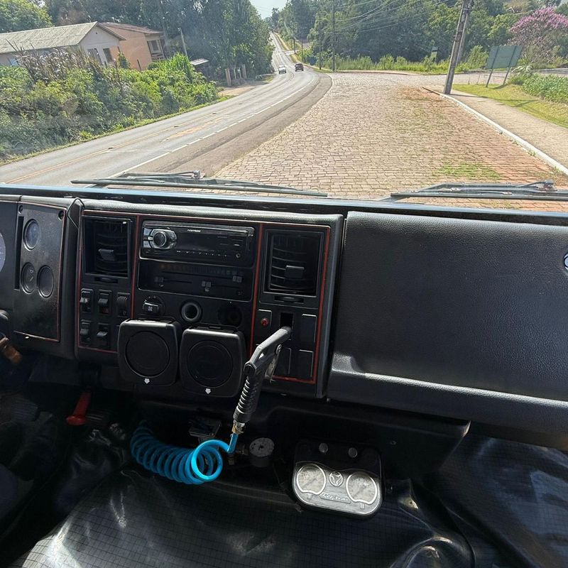 Ford Caminhões Cargo 1415 1998/1998 DL MOTORS LAJEADO / Carros no Vale