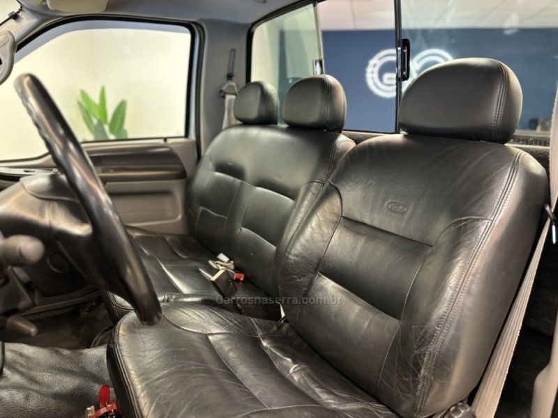 FORD F-250 4.2 XL 4X2 CS TURBO INTERCOOLER 1999/1999 LUIGGI AUTOMÓVEIS CARLOS BARBOSA / Carros no Vale