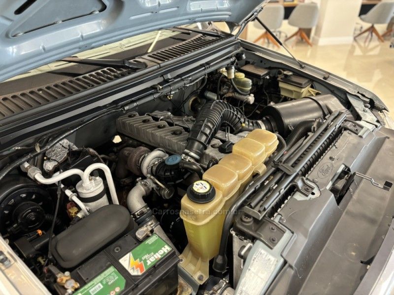 FORD F-250 4.2 XL 4X2 CS TURBO INTERCOOLER 1999/1999 LUIGGI AUTOMÓVEIS CARLOS BARBOSA / Carros no Vale
