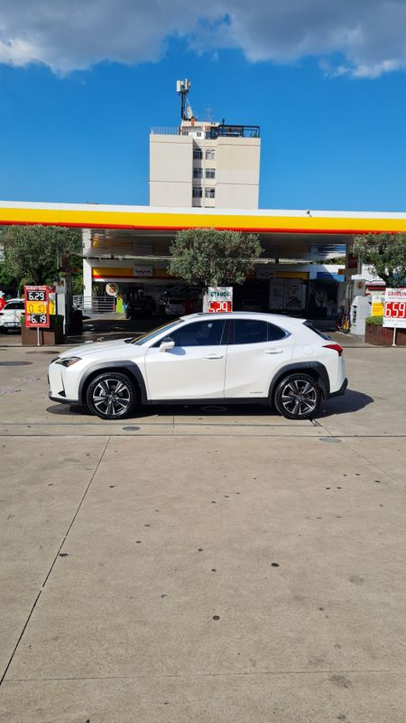 LEXUS UX 250H 2.0 VVT-I HYBRID LUXURY CVT 2019/2019 FÁBIO BERNARDES PORTO ALEGRE / Carros no Vale