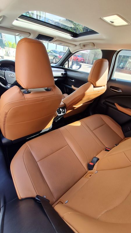 LEXUS UX 250H 2.0 VVT-I HYBRID LUXURY CVT 2019/2019 FÁBIO BERNARDES PORTO ALEGRE / Carros no Vale