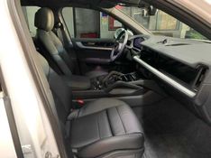 PORSCHE CAYENNE 3.0 V6 E-HYBRID AWD TIPTRONIC S 2024/2024 FÁBIO BERNARDES PORTO ALEGRE / Carros no Vale