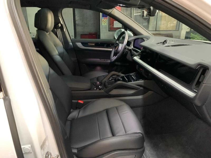 PORSCHE CAYENNE 3.0 V6 E-HYBRID AWD TIPTRONIC S 2024/2024 FÁBIO BERNARDES PORTO ALEGRE / Carros no Vale