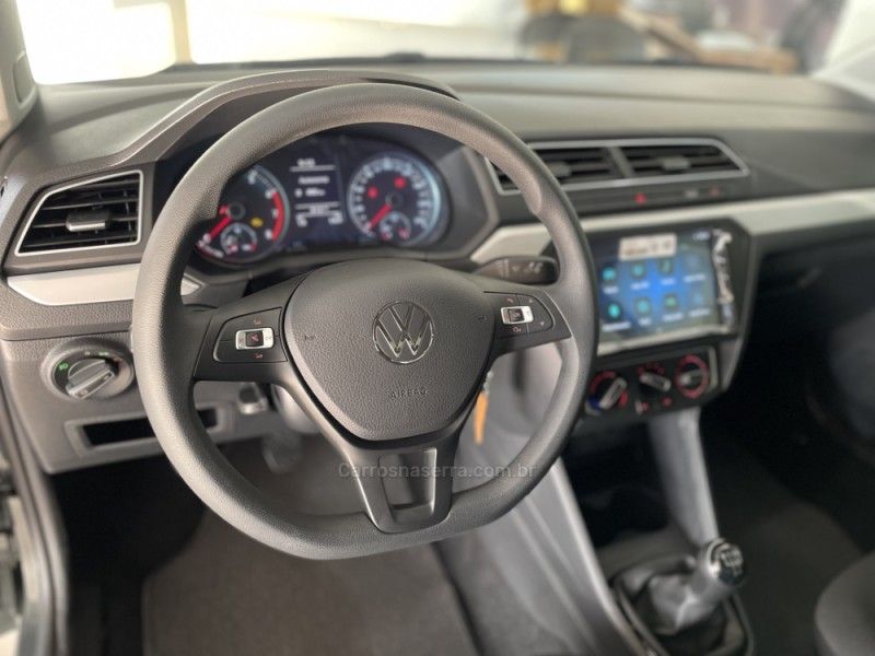 VOLKSWAGEN SAVEIRO 1.6 MI TRENDLINE CS 8V 2024/2025 LUIGGI AUTOMÓVEIS CARLOS BARBOSA / Carros no Vale