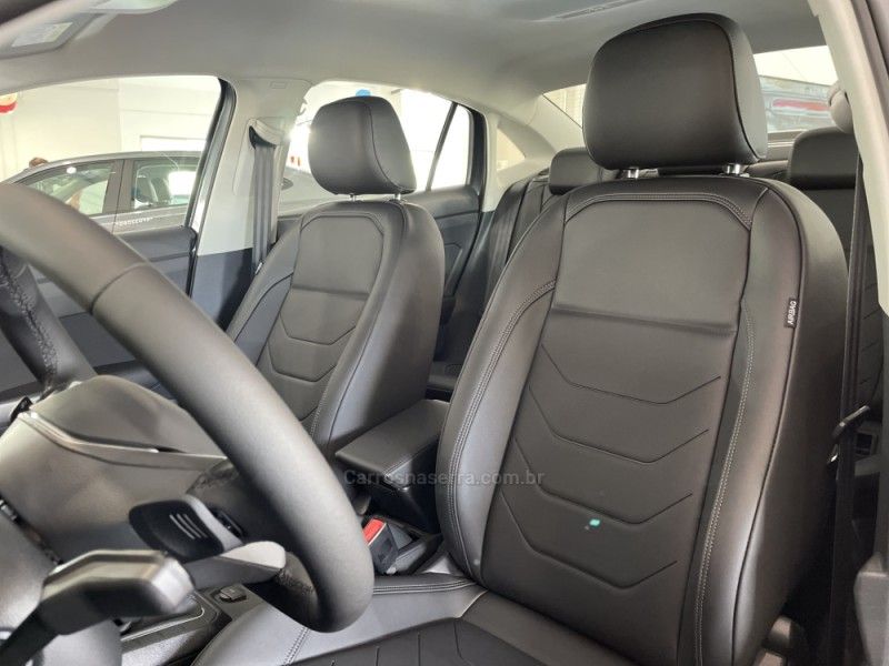 VOLKSWAGEN VIRTUS 1.0 200 TSI COMFORTLINE 2024/2025 LUIGGI AUTOMÓVEIS CARLOS BARBOSA / Carros no Vale