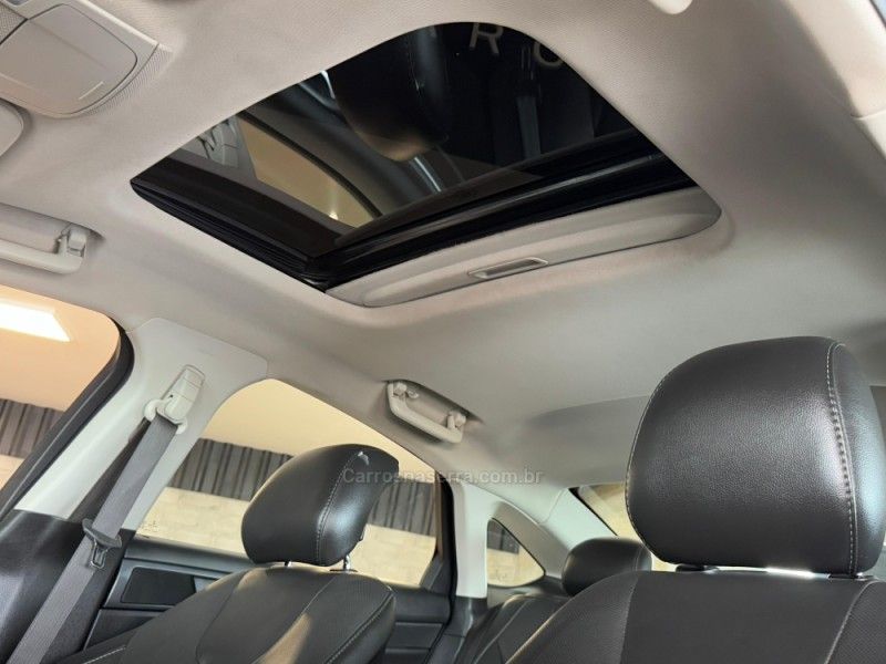 FORD FUSION 2.0 TITANIUM GTDI ECOBOOST FWD 2013/2014 GRIFFCAR MULTIMARCAS DOIS IRMÃOS / Carros no Vale