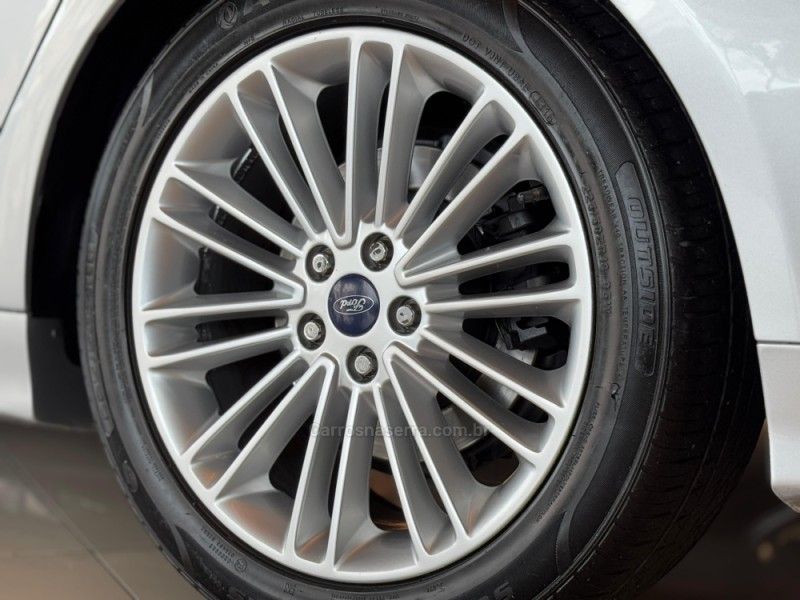 FORD FUSION 2.0 TITANIUM GTDI ECOBOOST FWD 2013/2014 GRIFFCAR MULTIMARCAS DOIS IRMÃOS / Carros no Vale