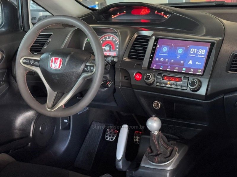 HONDA CIVIC 2.0 SI 16V 2007/2007 GRIFFCAR MULTIMARCAS DOIS IRMÃOS / Carros no Vale