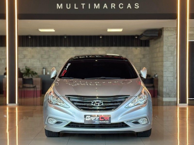 HYUNDAI SONATA 2.4 MPFI I4 16V 182CV 2013/2013 GRIFFCAR MULTIMARCAS DOIS IRMÃOS / Carros no Vale