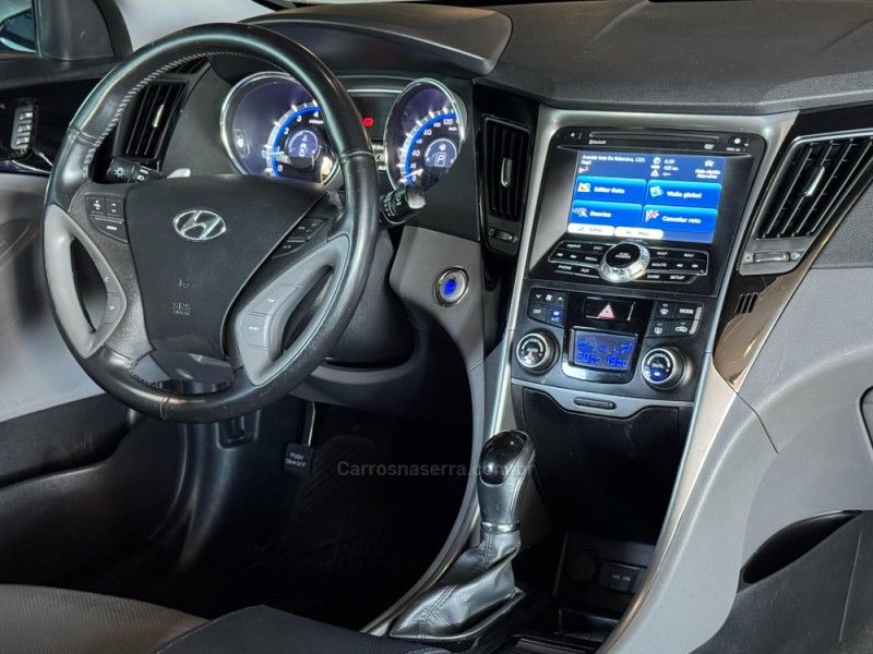 HYUNDAI SONATA 2.4 MPFI I4 16V 182CV 2013/2013 GRIFFCAR MULTIMARCAS DOIS IRMÃOS / Carros no Vale