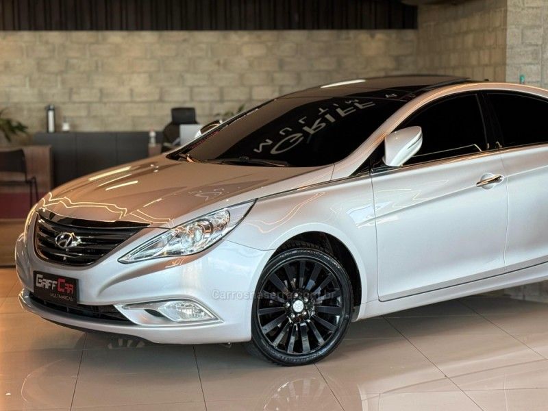 HYUNDAI SONATA 2.4 MPFI I4 16V 182CV 2013/2013 GRIFFCAR MULTIMARCAS DOIS IRMÃOS / Carros no Vale