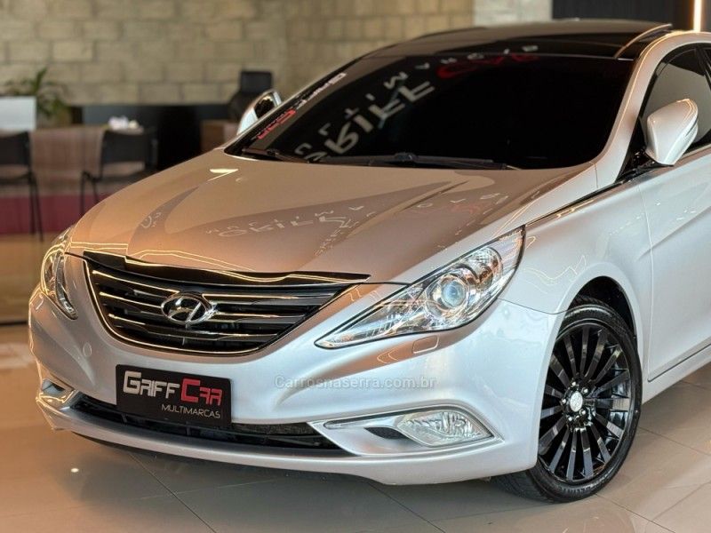 HYUNDAI SONATA 2.4 MPFI I4 16V 182CV 2013/2013 GRIFFCAR MULTIMARCAS DOIS IRMÃOS / Carros no Vale