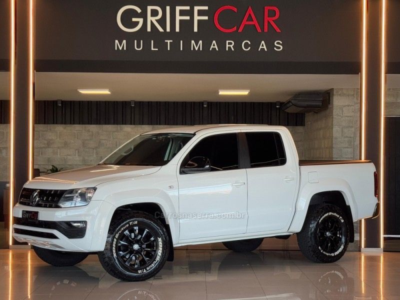 VOLKSWAGEN AMAROK 2.0 4X4 TDI COMFORTILINE CD 2018/2019 GRIFFCAR MULTIMARCAS DOIS IRMÃOS / Carros no Vale