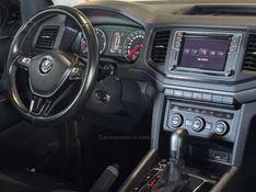 VOLKSWAGEN AMAROK 2.0 4X4 TDI COMFORTILINE CD 2018/2019 GRIFFCAR MULTIMARCAS DOIS IRMÃOS / Carros no Vale