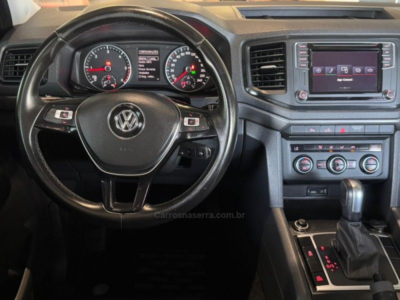 VOLKSWAGEN AMAROK 2.0 4X4 TDI COMFORTILINE CD 2018/2019 GRIFFCAR MULTIMARCAS DOIS IRMÃOS / Carros no Vale