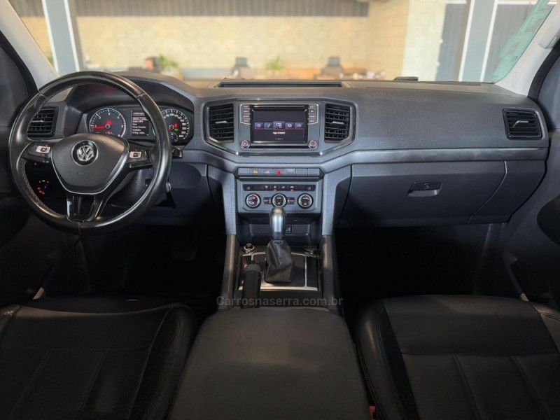 VOLKSWAGEN AMAROK 2.0 4X4 TDI COMFORTILINE CD 2018/2019 GRIFFCAR MULTIMARCAS DOIS IRMÃOS / Carros no Vale