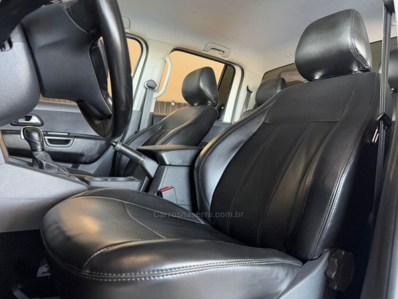 VOLKSWAGEN AMAROK 2.0 4X4 TDI COMFORTILINE CD 2018/2019 GRIFFCAR MULTIMARCAS DOIS IRMÃOS / Carros no Vale