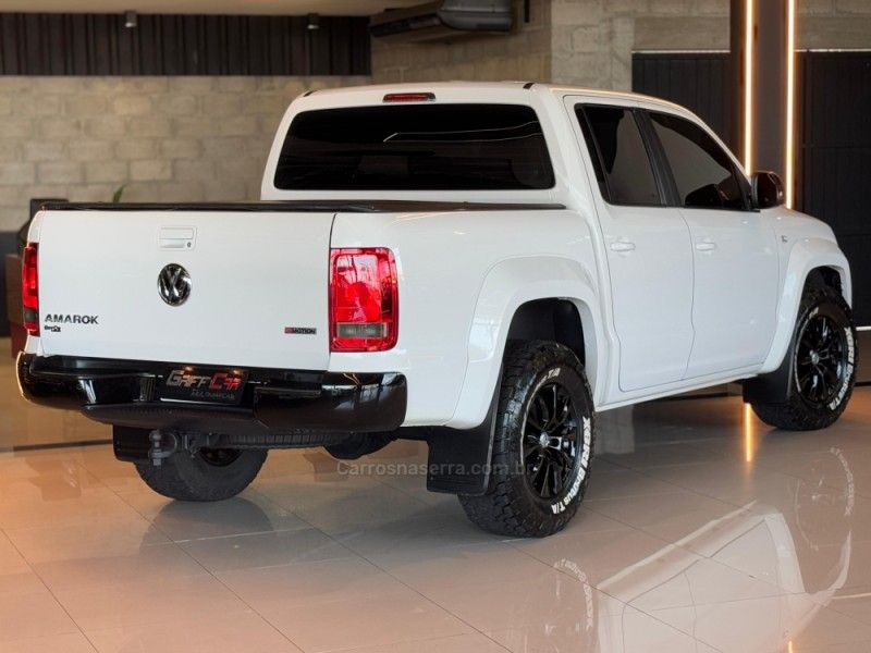 VOLKSWAGEN AMAROK 2.0 4X4 TDI COMFORTILINE CD 2018/2019 GRIFFCAR MULTIMARCAS DOIS IRMÃOS / Carros no Vale